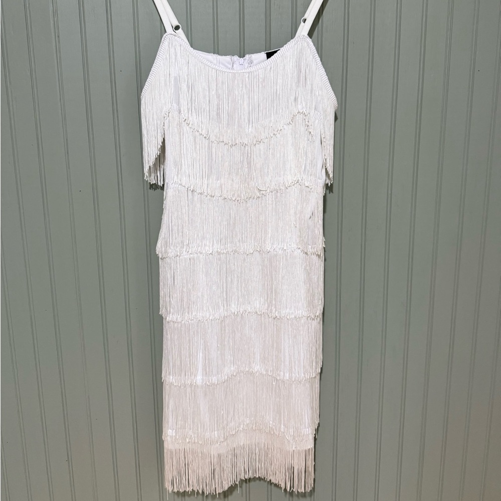 White flapper girl dress